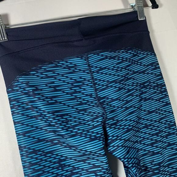 Under Armour Blue Striped Capri Legging Crops/Pants - Picture 5 of 6